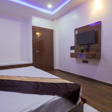 Madhav Residency Otel Mathura Dış mekan fotoğraf