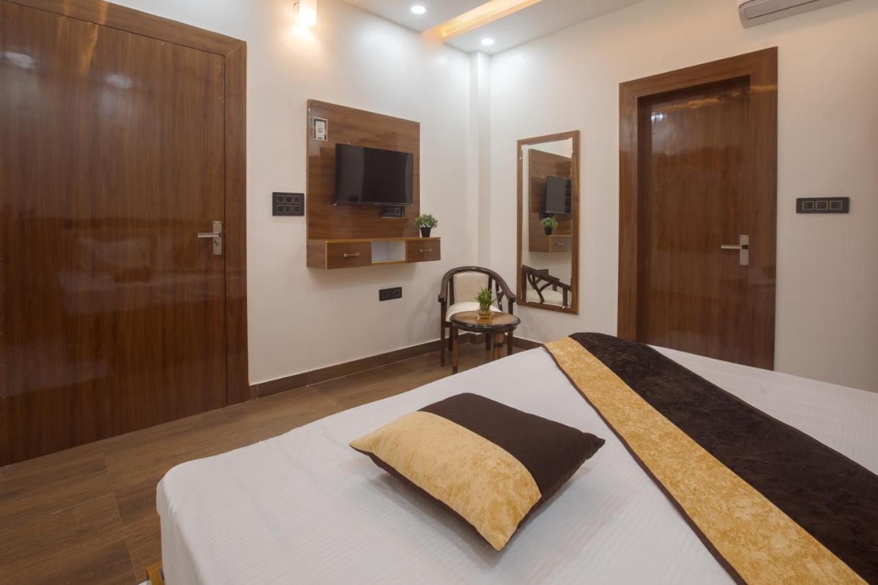 Madhav Residency Otel Mathura Dış mekan fotoğraf