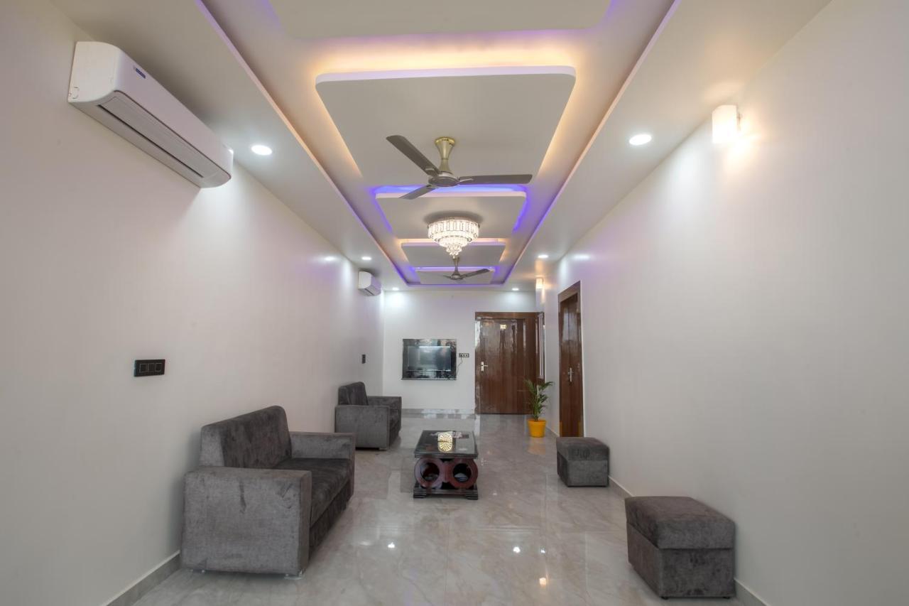 Madhav Residency Otel Mathura Dış mekan fotoğraf